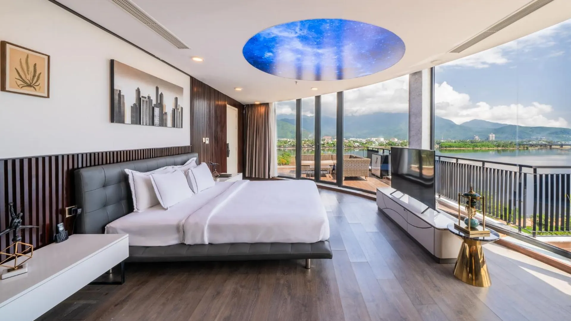 Cami Riverside Resort Da Nang
