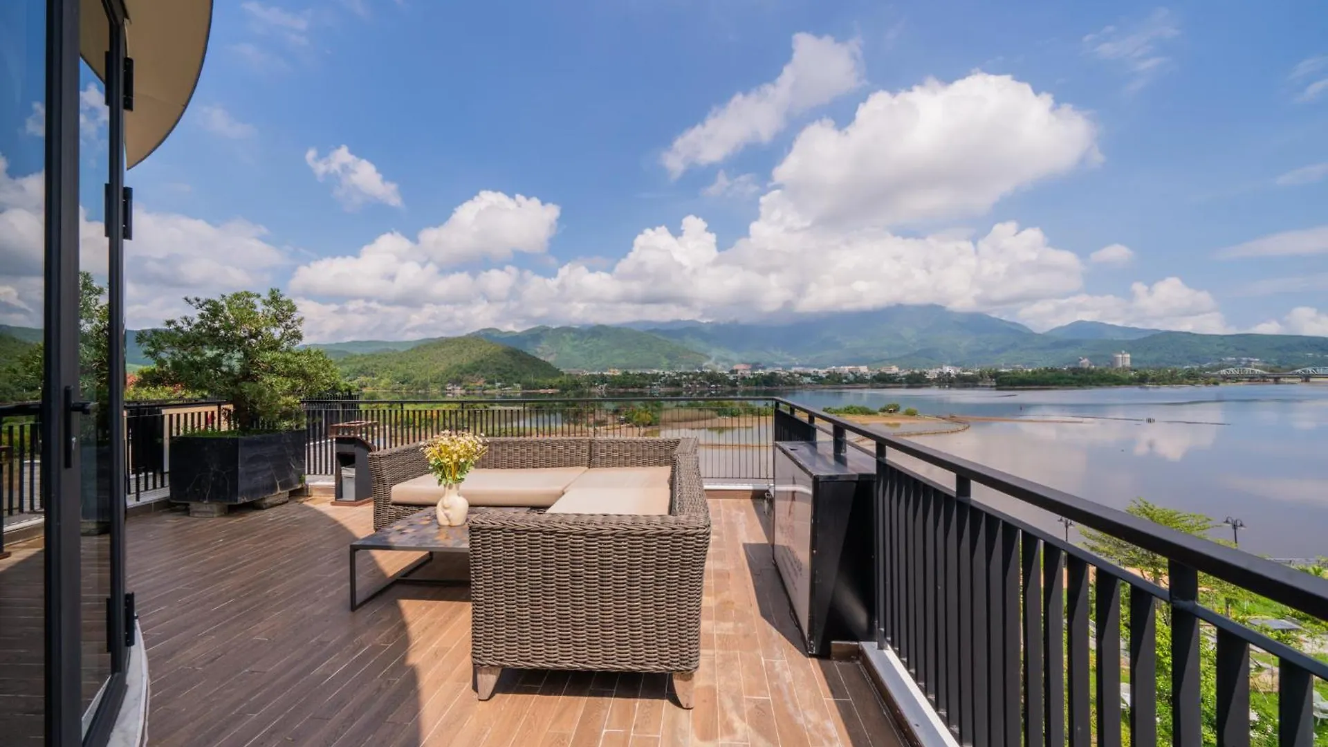Cami Riverside Resort Da Nang 4*,  Vietnam