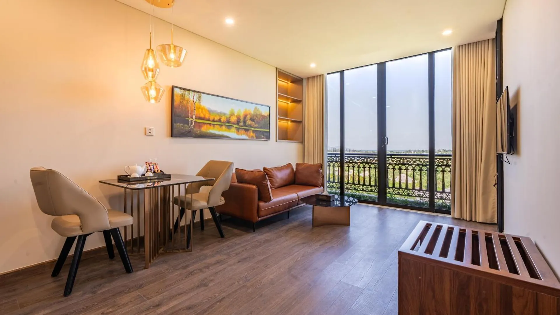 Cami Riverside Resort Da Nang Hotel