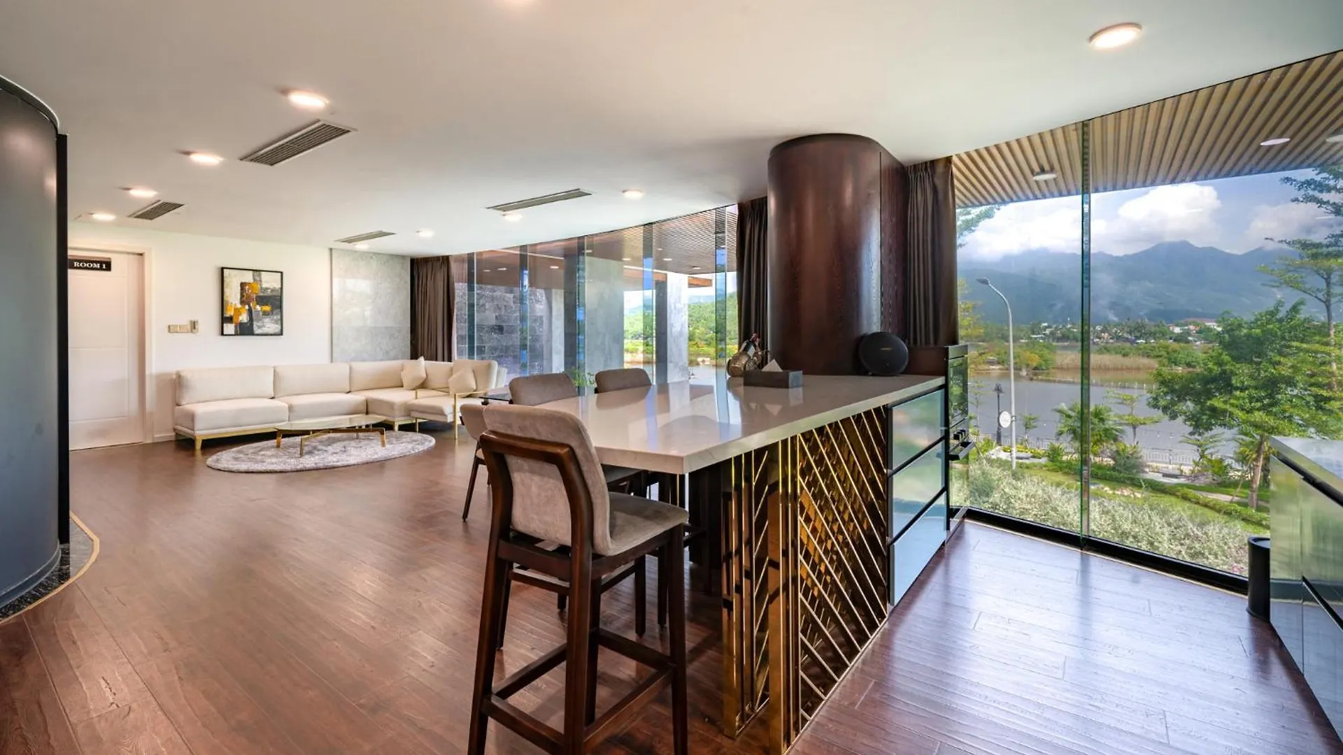 Cami Riverside Resort Da Nang Hotel