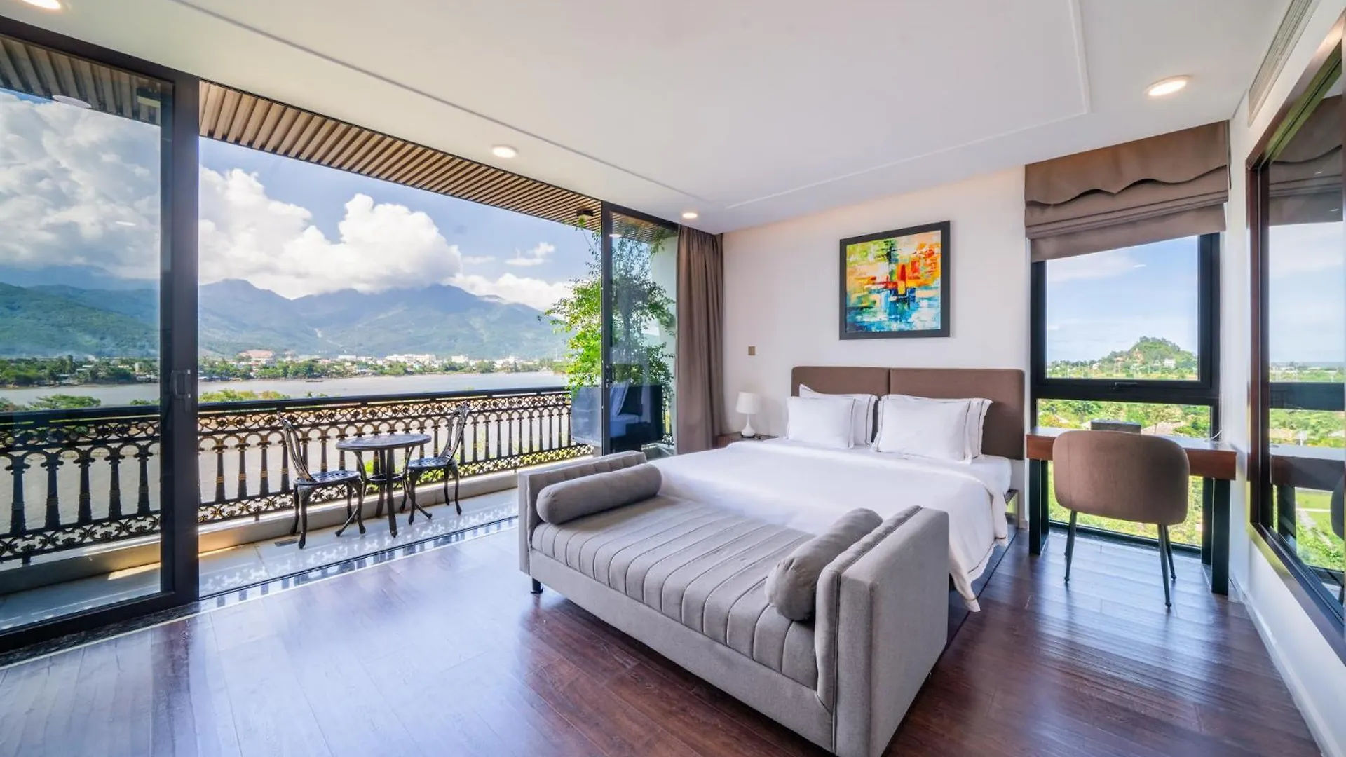 Cami Riverside Resort Da Nang 4*,  Vietnam
