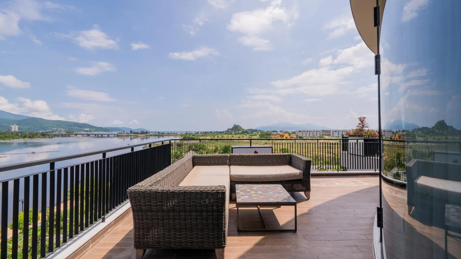 Cami Riverside Resort Da Nang Vietnam