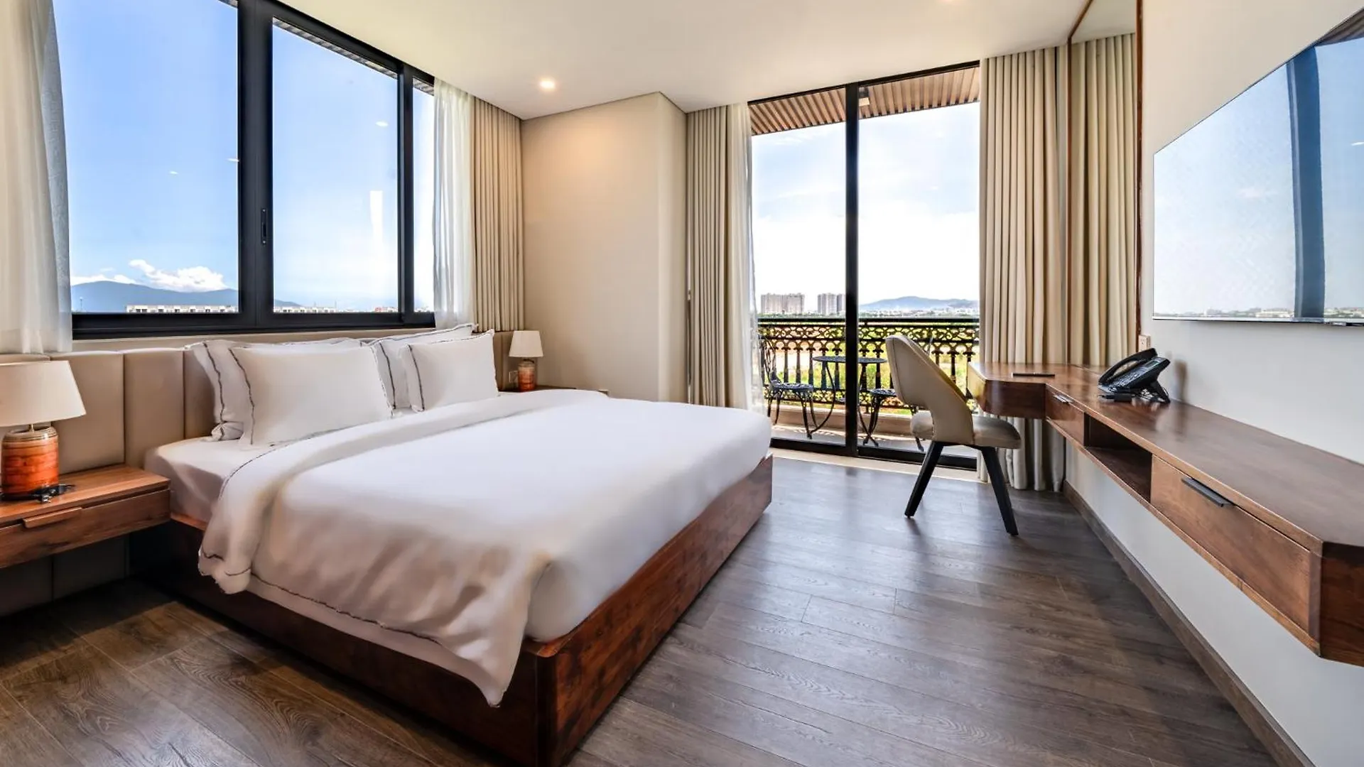 Hotel Cami Riverside Resort Da Nang