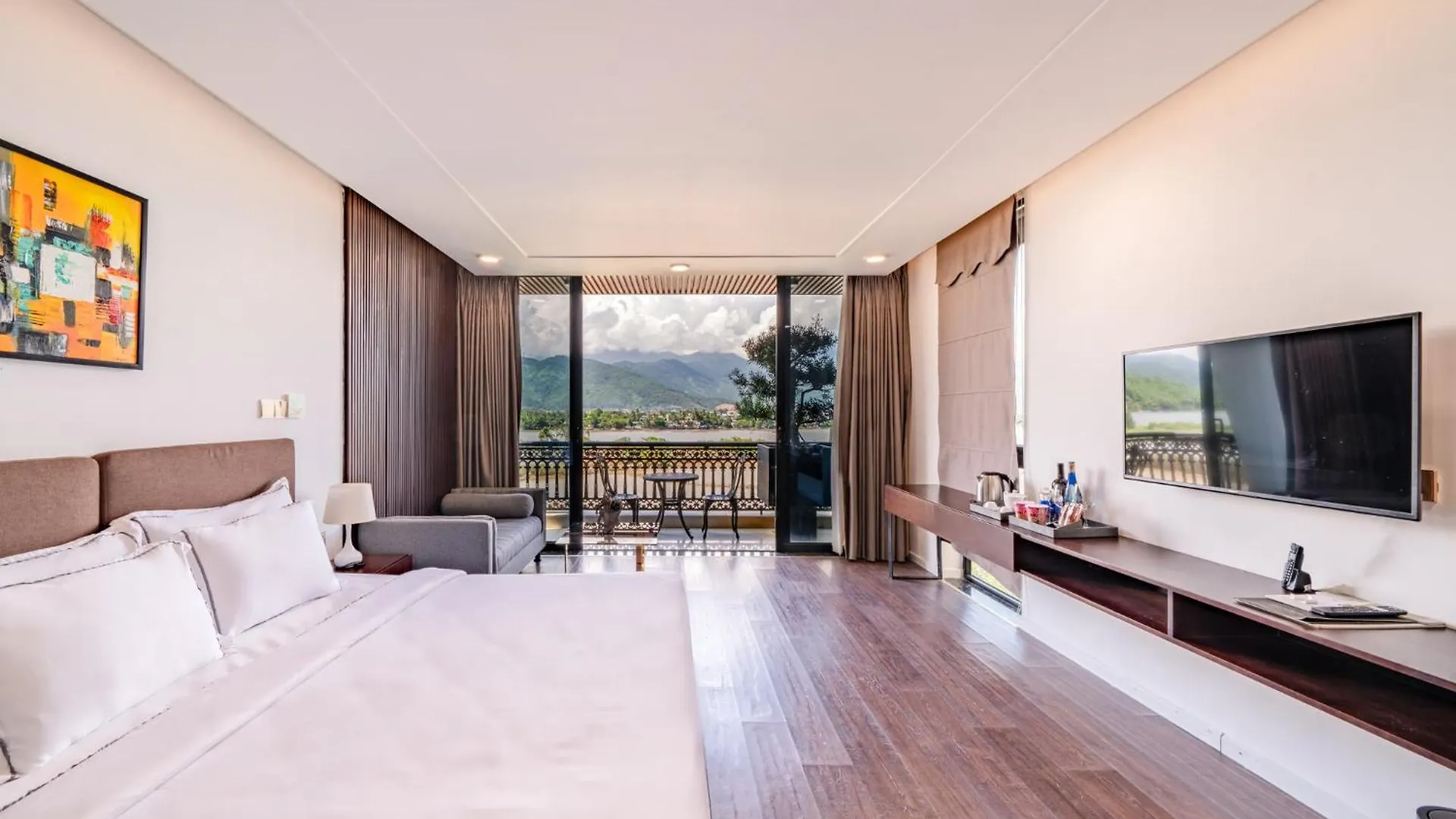 Cami Riverside Resort Da Nang