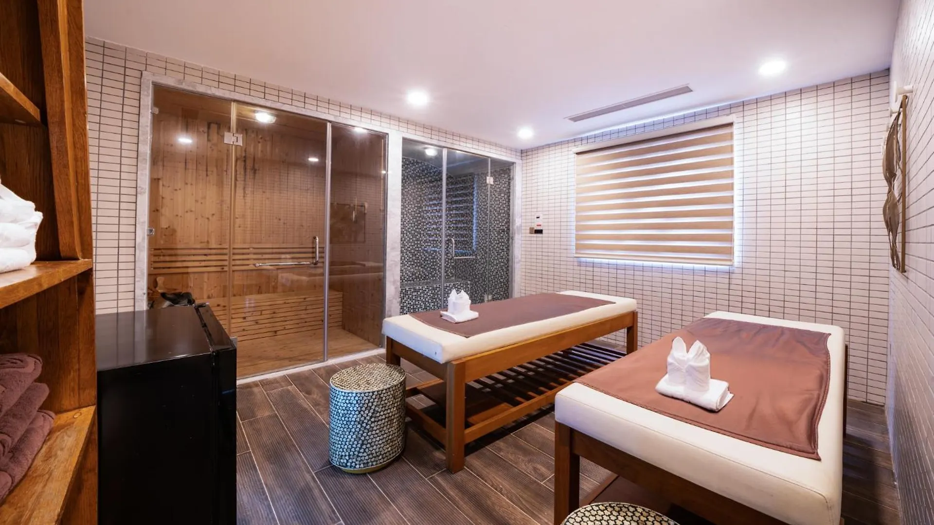Cami Riverside Resort Da Nang Hotel
