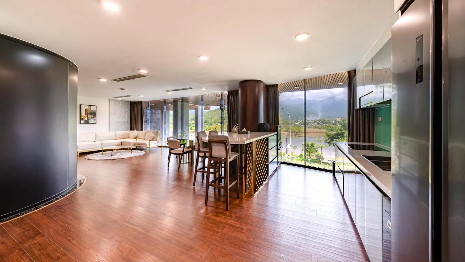 Hotel Cami Riverside Resort Da Nang