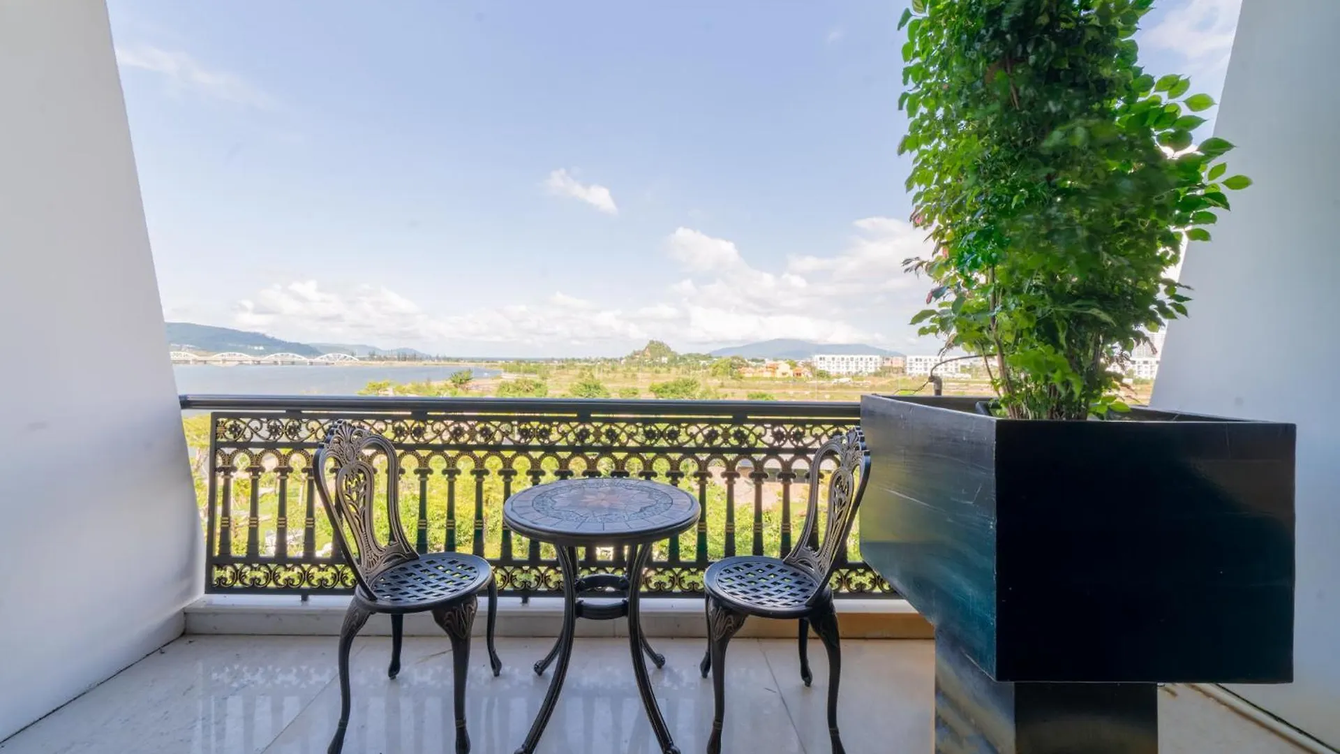 Cami Riverside Resort Da Nang Vietnam